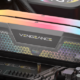 Los módulos CUDIMM DDR5 CORSAIR VENGEANCE RGB ofrecen un rendimiento de vanguardia con una estética audaz y moderna